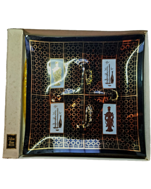 petisqueira bandeja, em vidro dourado, com 4 divisões fundas, na caixa, sem uso , 1960, perfeita e linda peça.