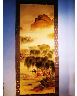 kakejiku kakemono  20) paisagem: montes, rio, árvores, barco, 5 pessoas, 2 pontas madeira, antigo, sem caixa, antigo,  pintura típica do japan, enrolada em rolos de madeira